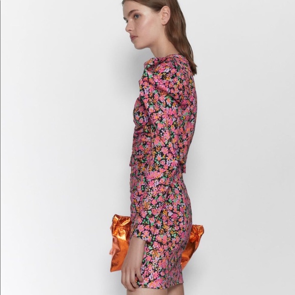 New!!!! Zara draped mini skirt. Last one!!!! - Picture 2 of 8